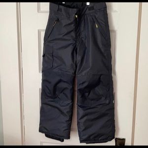 Worn 1x Boys Champion snow pants. Size XS 4-5. L/N